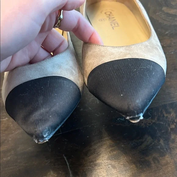 CHANEL Tan and Black Women's Shoes - Picture 15 of 16